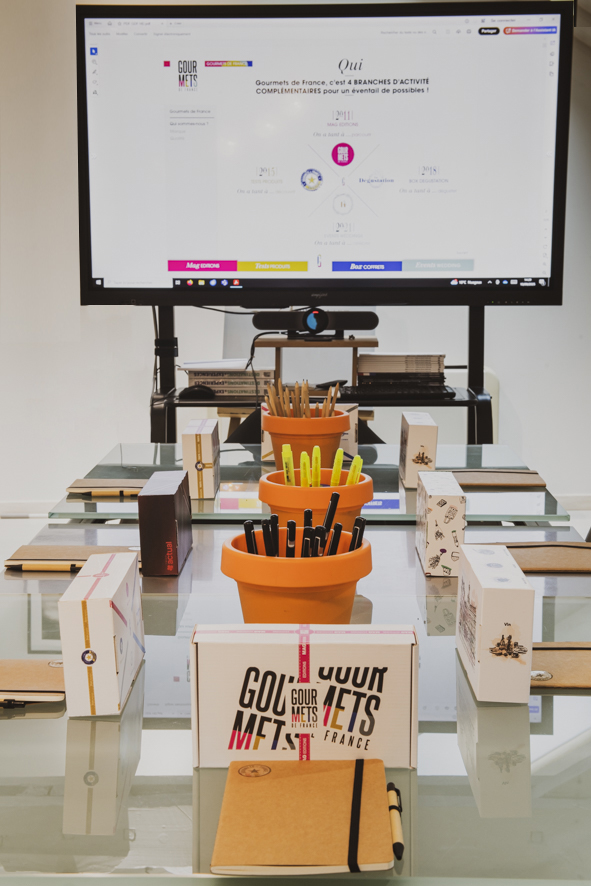 cadeaux affaires luxe coffrets gastronomiques personnalisation corporate 2