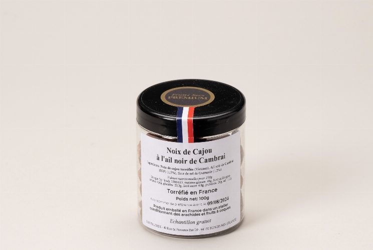 Noix de cajou torréfiée à l’ail noir de Cambrai